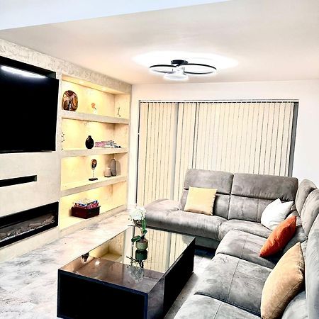 Deluxe Spacious King Size Room Hornchurch Екстер'єр фото