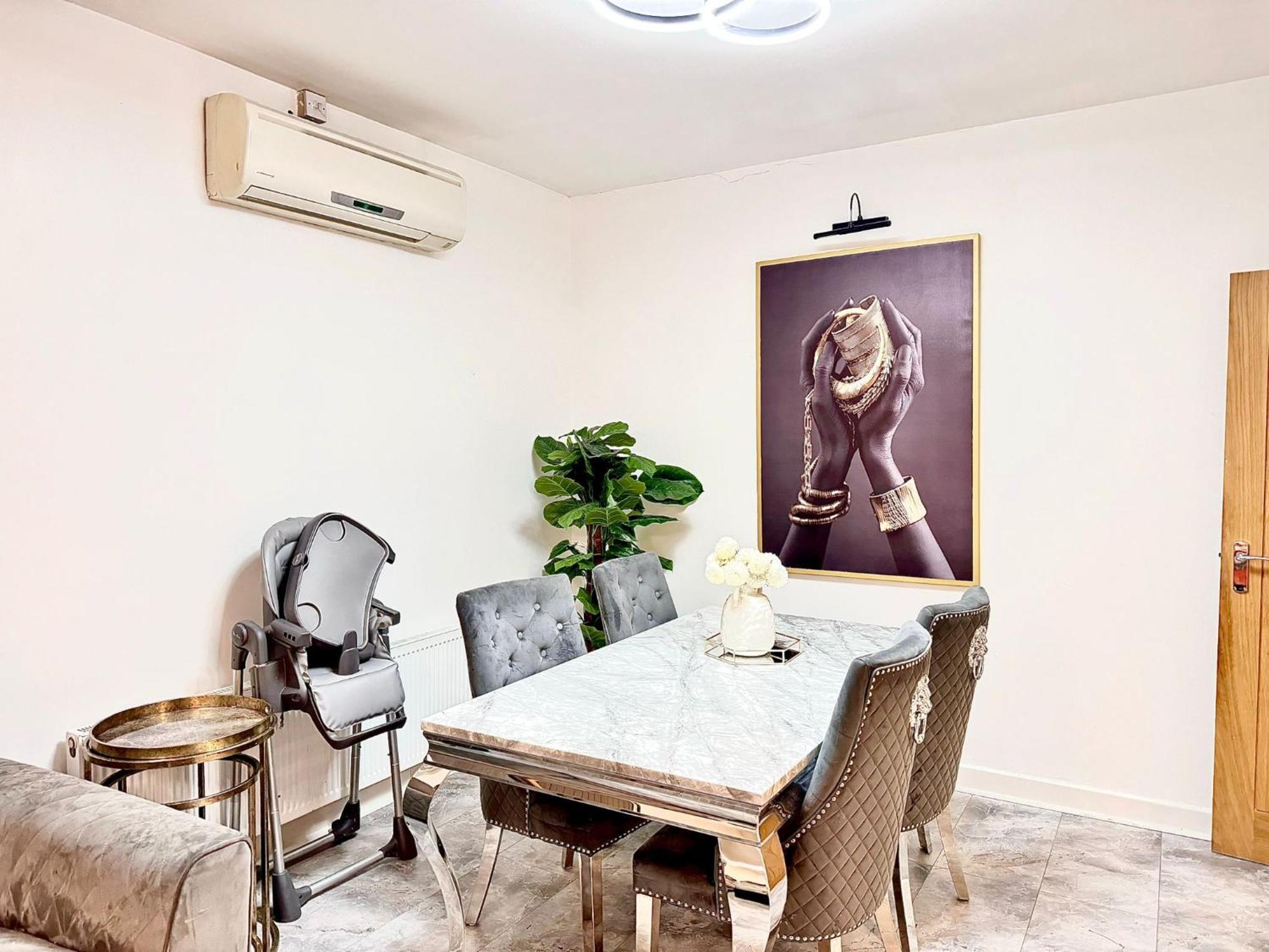Deluxe Spacious King Size Room Hornchurch Екстер'єр фото