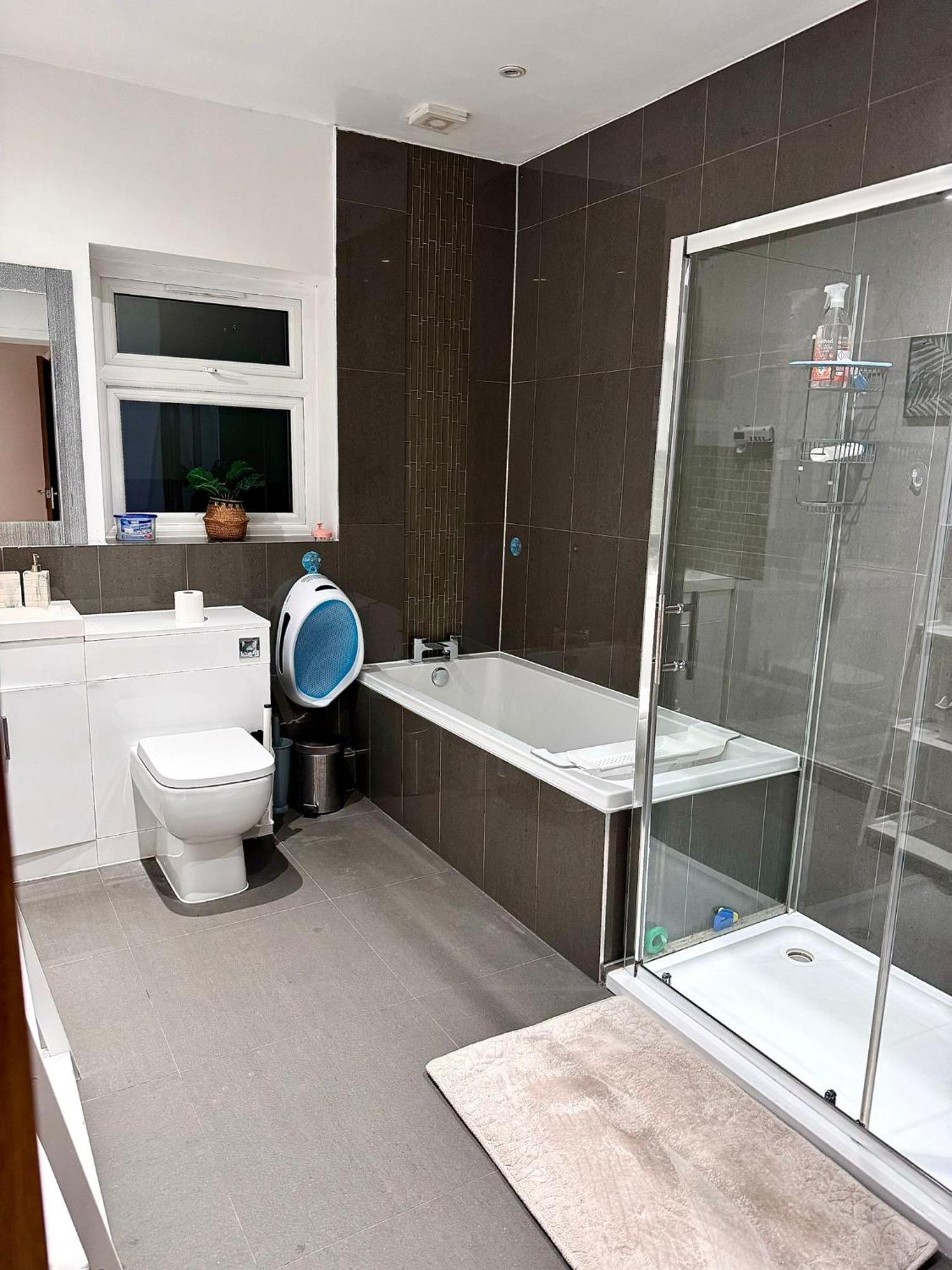 Deluxe Spacious King Size Room Hornchurch Екстер'єр фото
