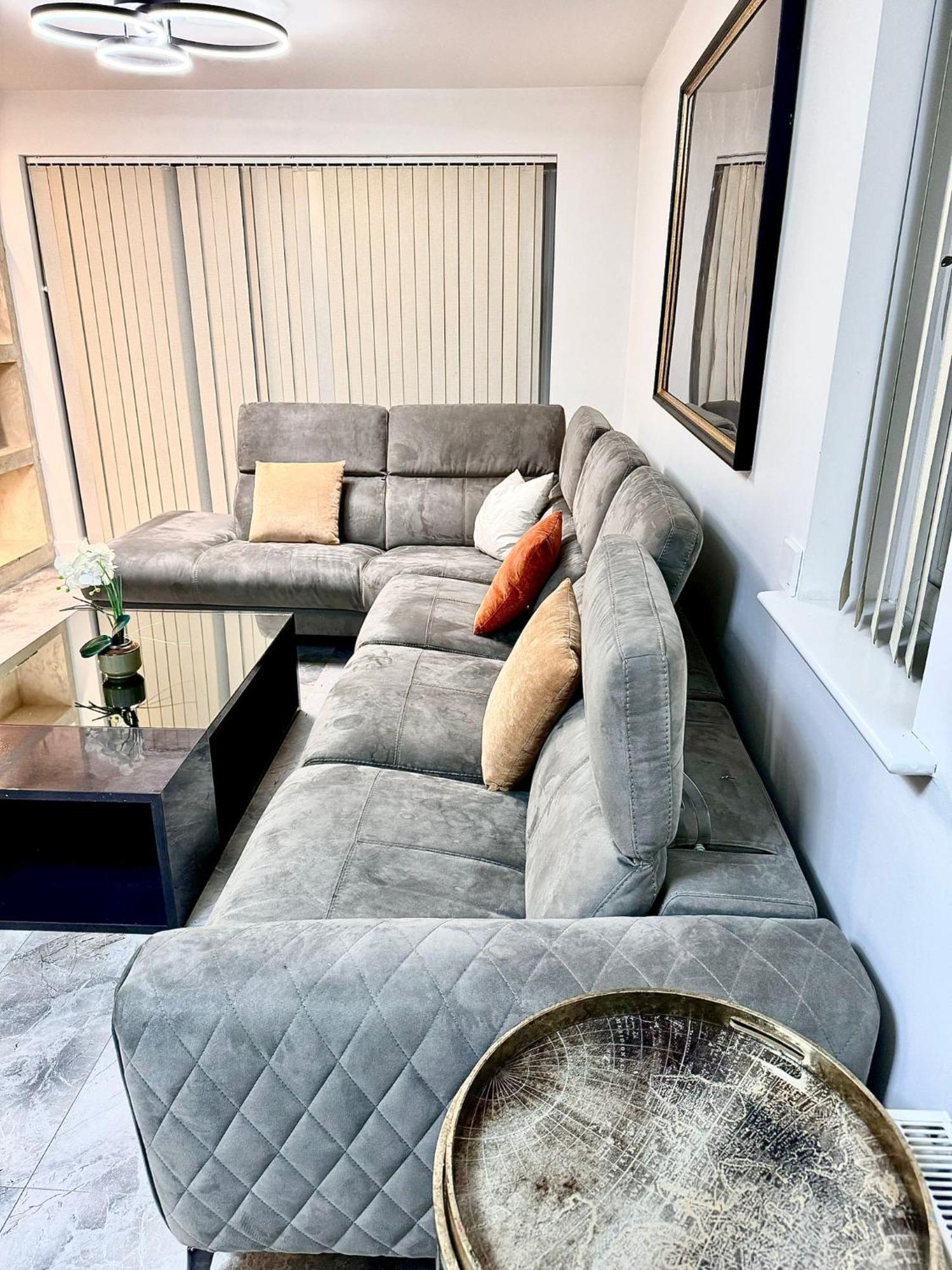 Deluxe Spacious King Size Room Hornchurch Екстер'єр фото